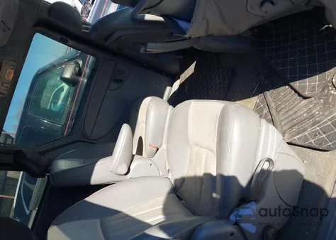 2004 Dodge Grand Caravan Sxt z USA, uszkodzony, nr VIN 2D4GP44L54R607001